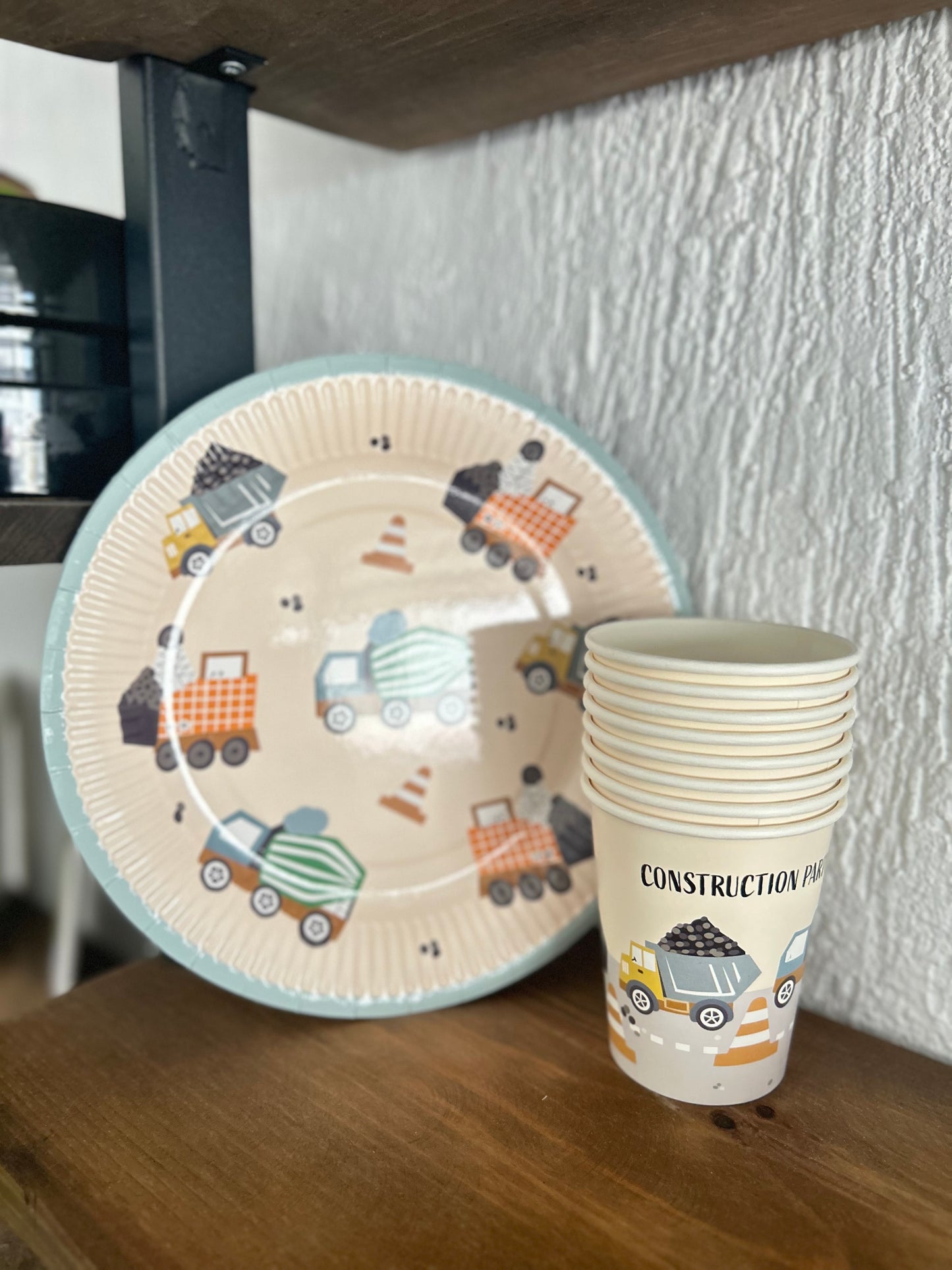 Taşıtlar Temalı Retro Tabak Bardak Set 8 er adet