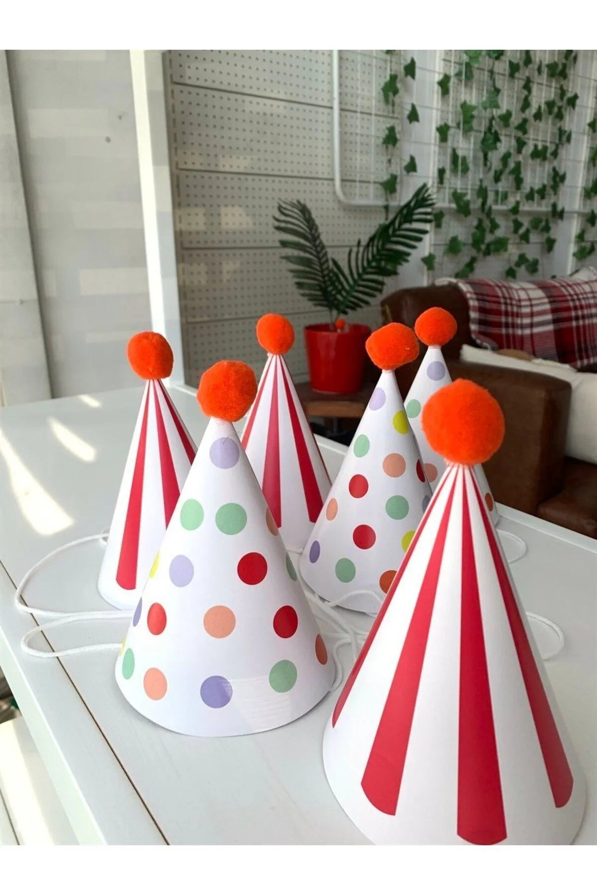 Karnaval Renkler Karton Şapka 6 Adet
