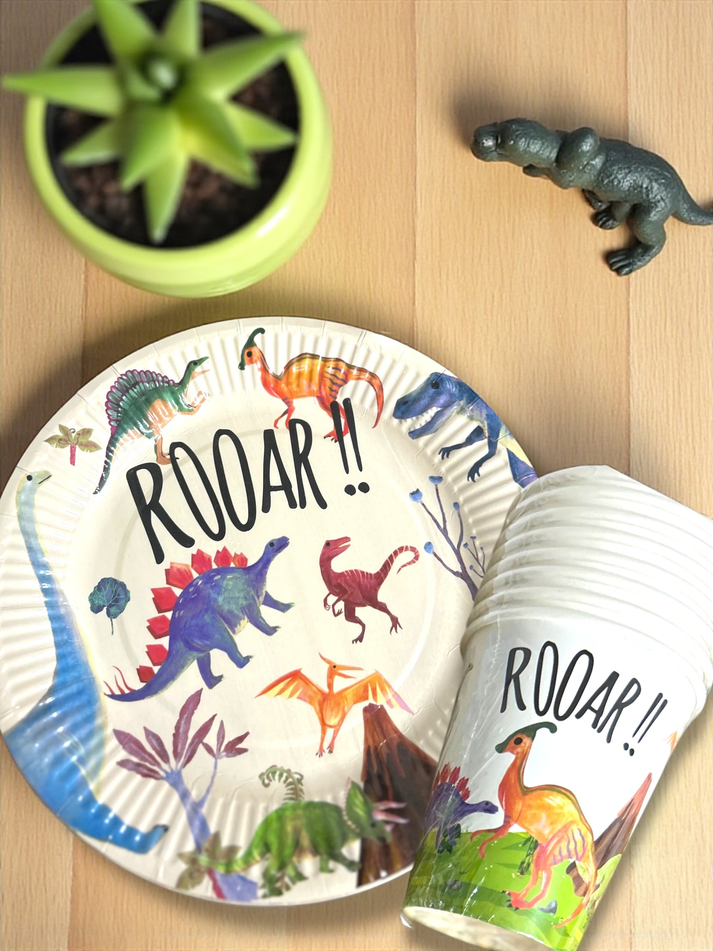 Dinozor Temalı Tabak Bardak Set 8 er adet