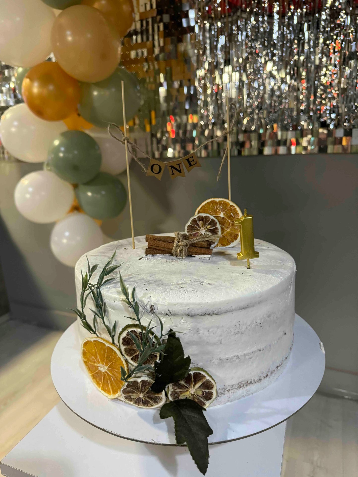 ONE yazılı Mini Kırlangıç Banner Pasta Süsü