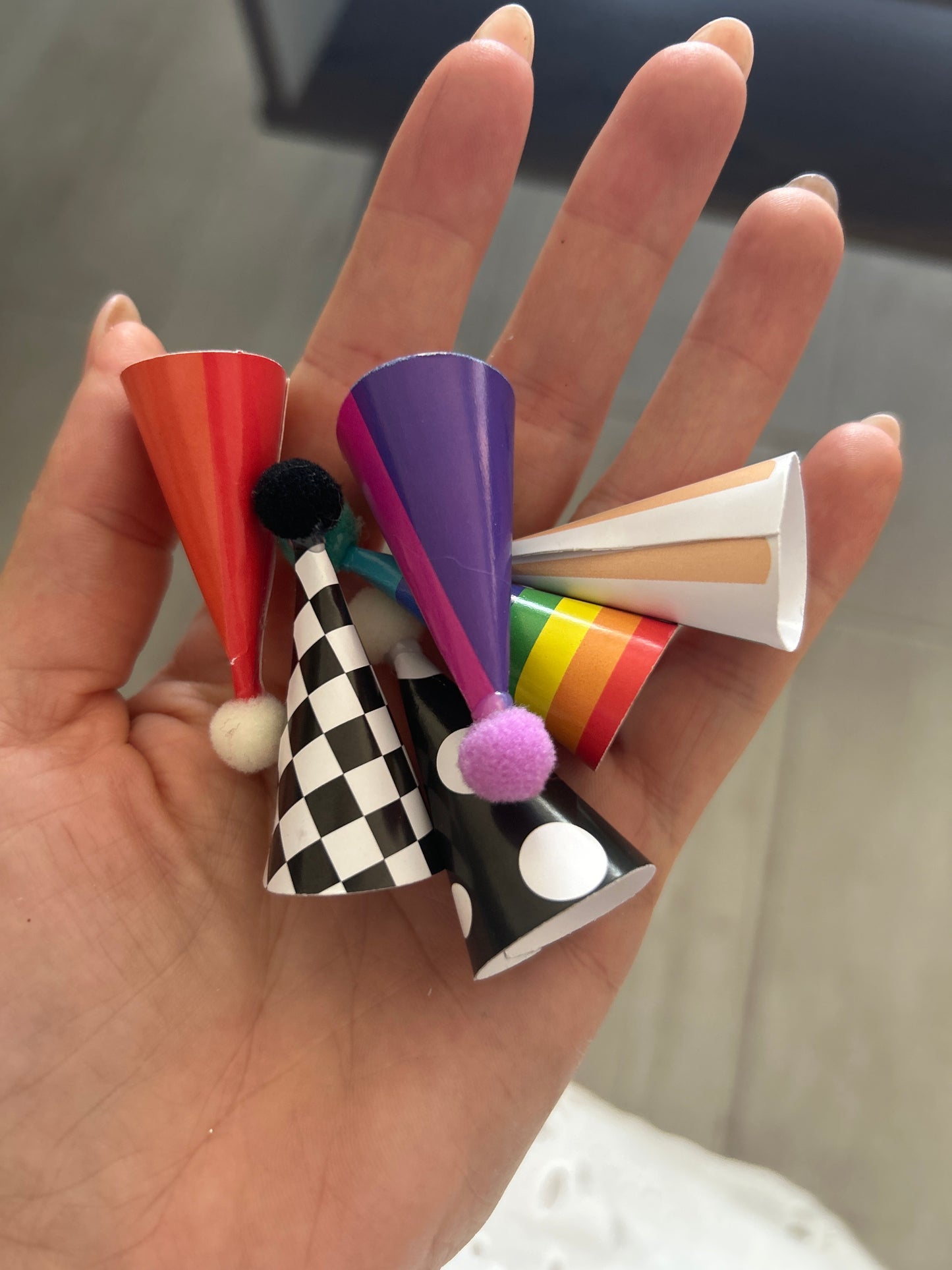 Pasta Üzeri Mini Figür Şapka Karton 5 cm 6 adet