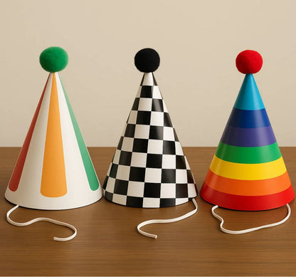 Damalı ve Renkli 3 Adet Karton Şapka