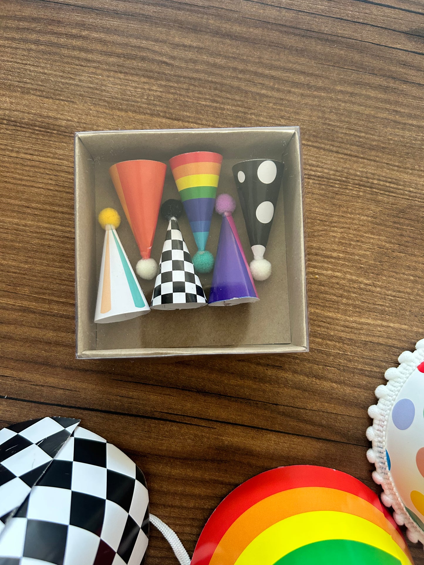 Pasta Üzeri Mini Figür Şapka Karton 5 cm 6 adet